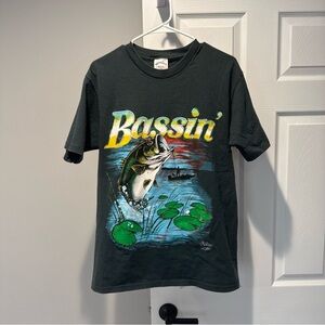Vintage Bassin Fishing T-Shirt Mens Medium Vibrant Graphics Native Land Branded